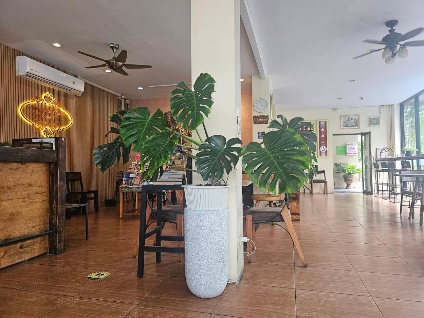 Chiang Mai Waroros Boutique Hotel Exteriör bild