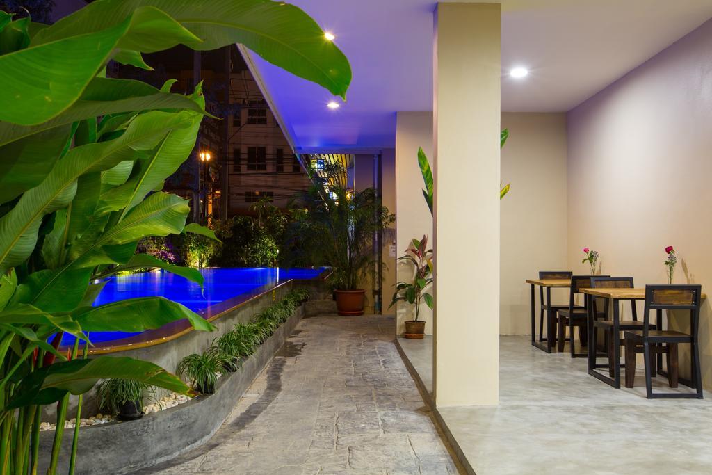 Chiang Mai Waroros Boutique Hotel Exteriör bild