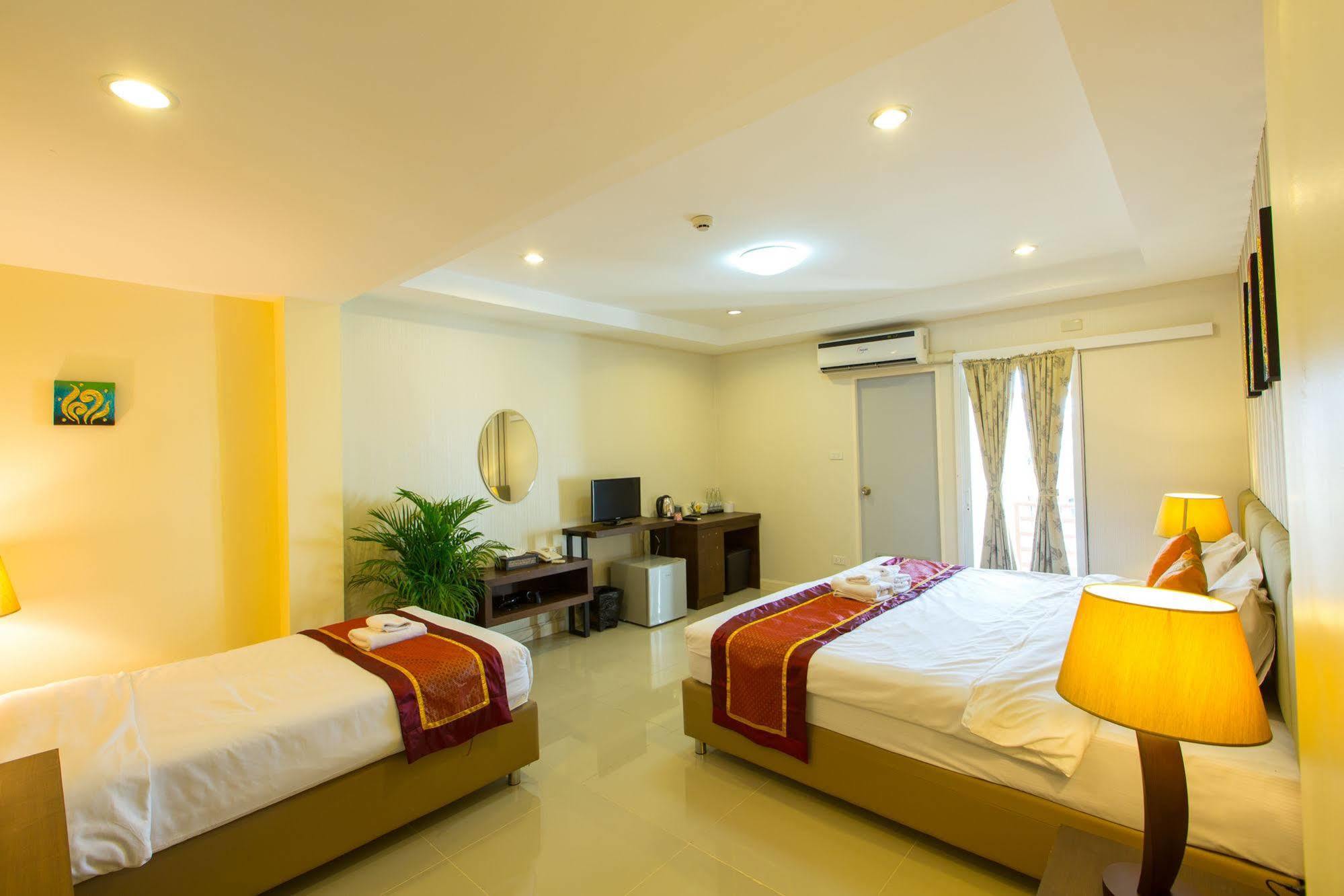 Chiang Mai Waroros Boutique Hotel Exteriör bild