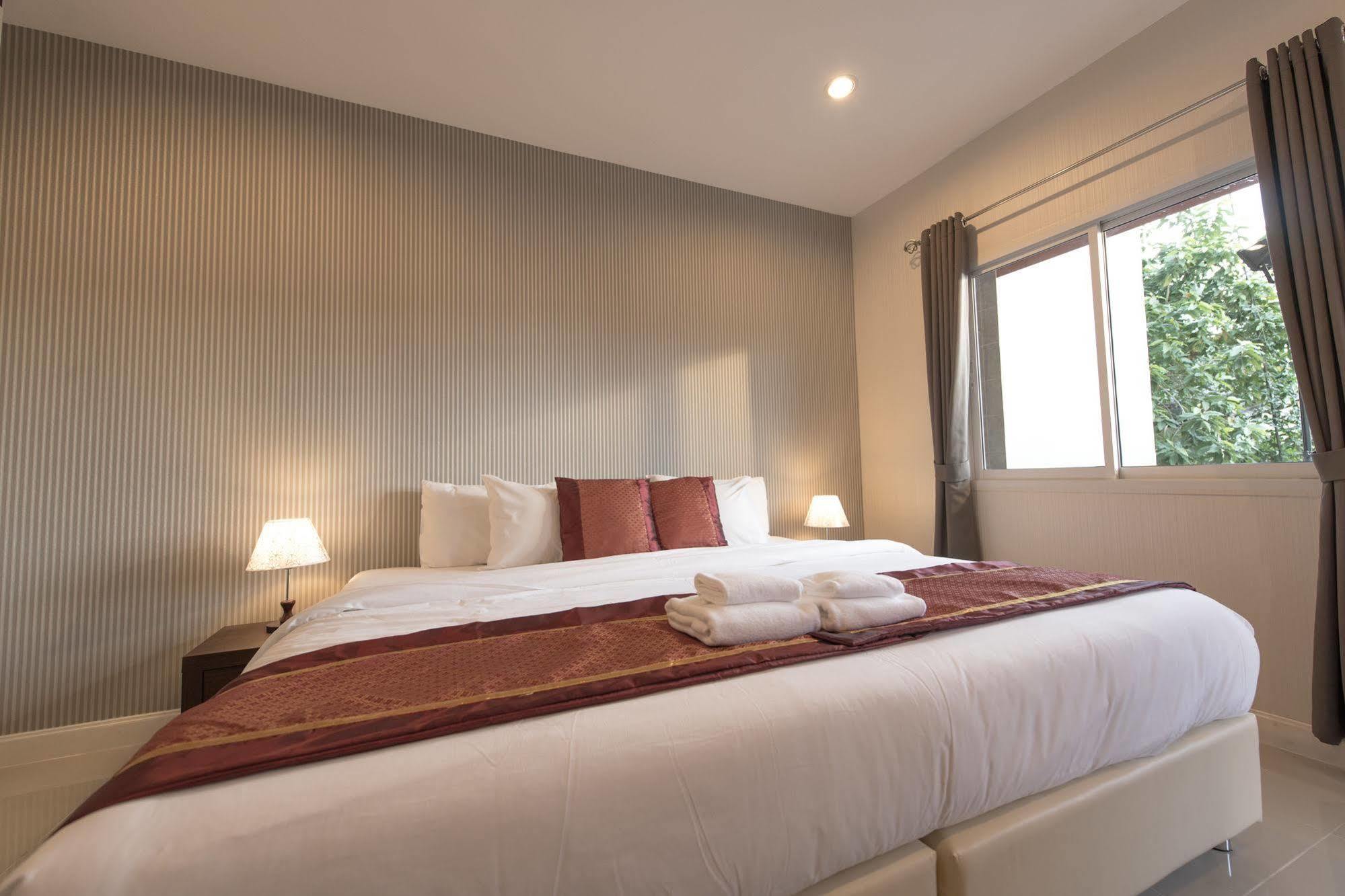 Chiang Mai Waroros Boutique Hotel Exteriör bild
