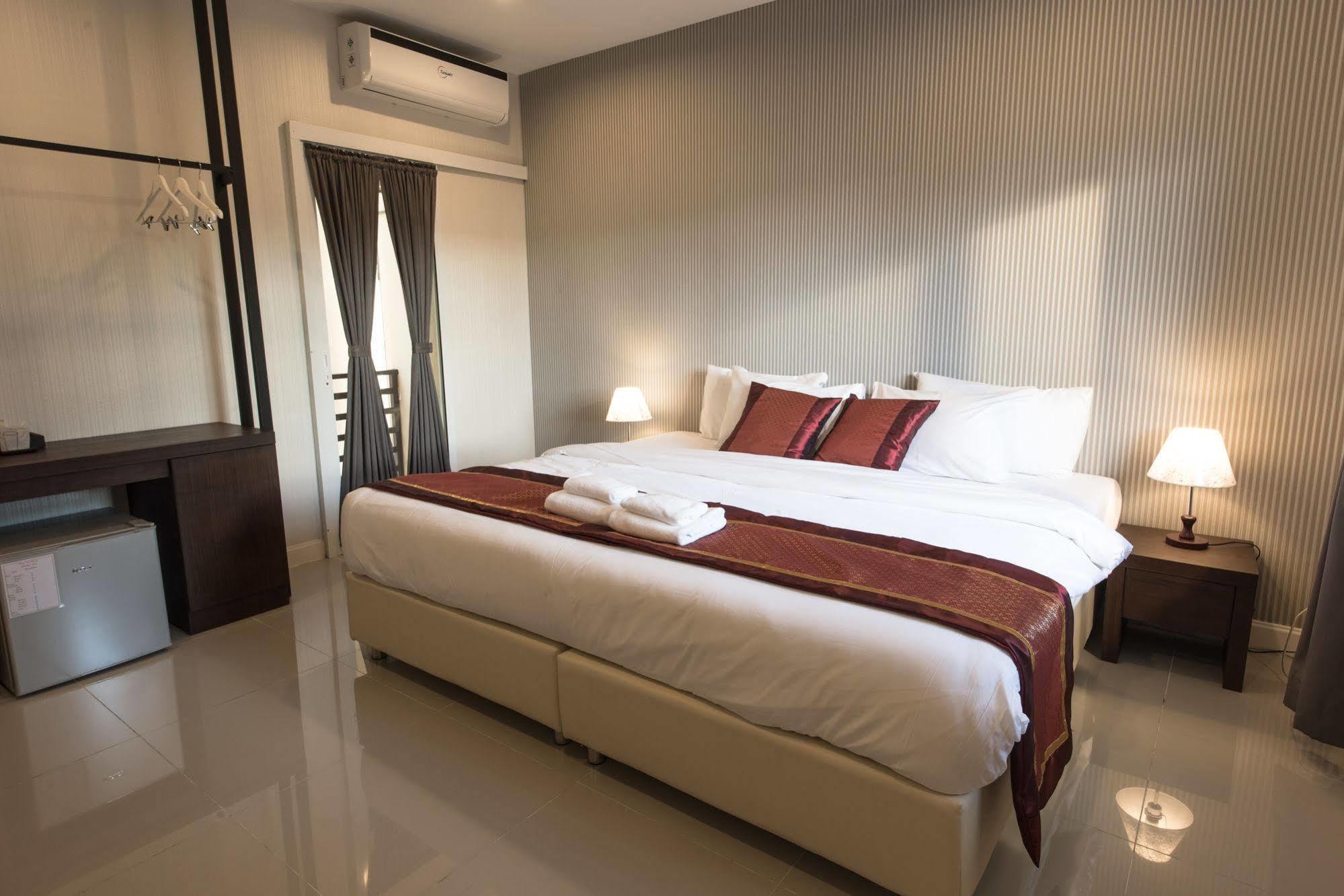 Chiang Mai Waroros Boutique Hotel Exteriör bild